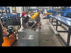 J স্টাড মেশিন